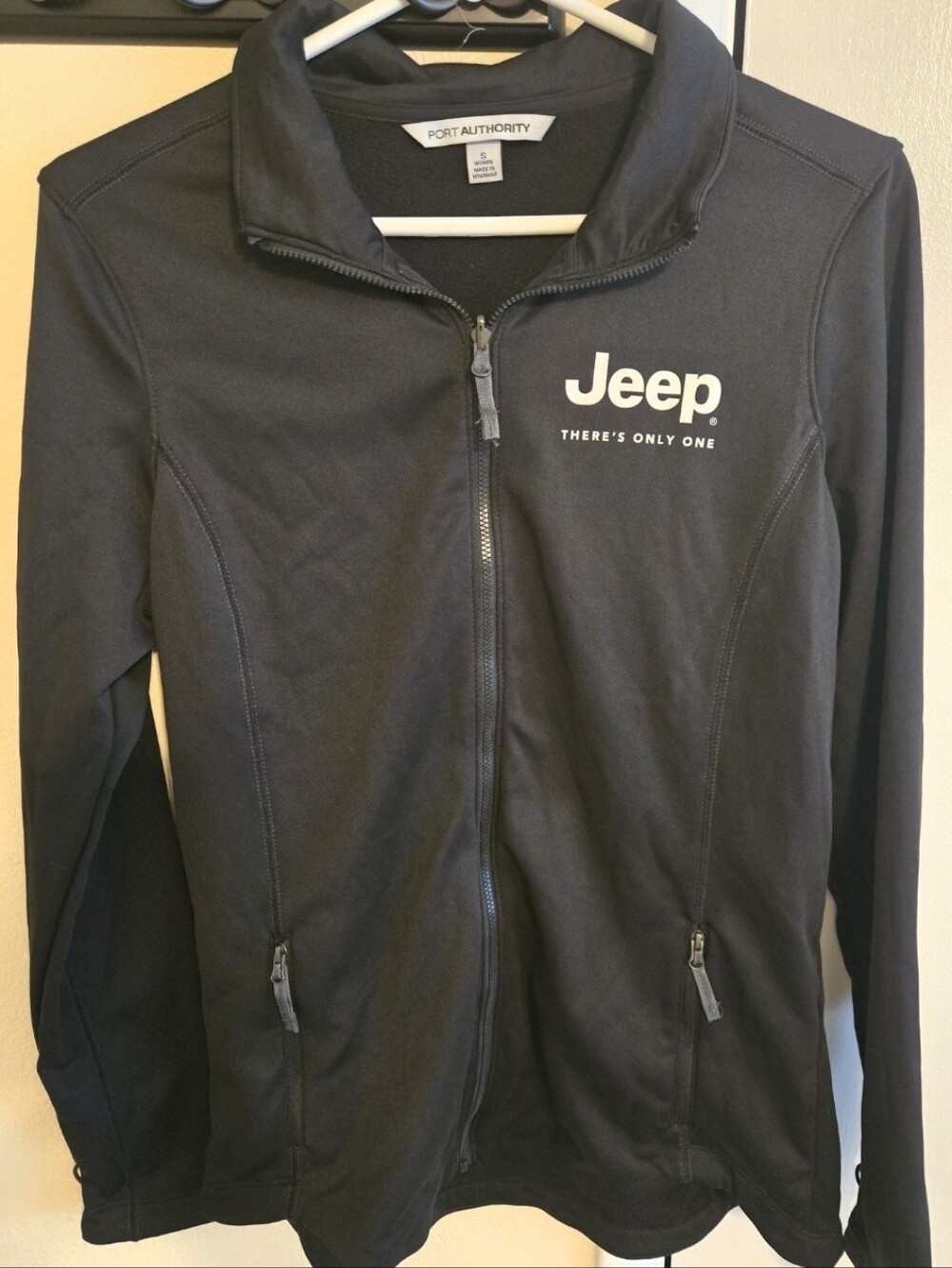 Jeep Tshirts Woman Size MJeep Zipup jacket S fits as a M Exclusive Limited